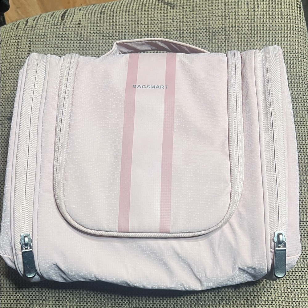 BAGSMART Pink Cosmetic Travel Case